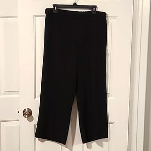 Old navy cropped black pull on trousers